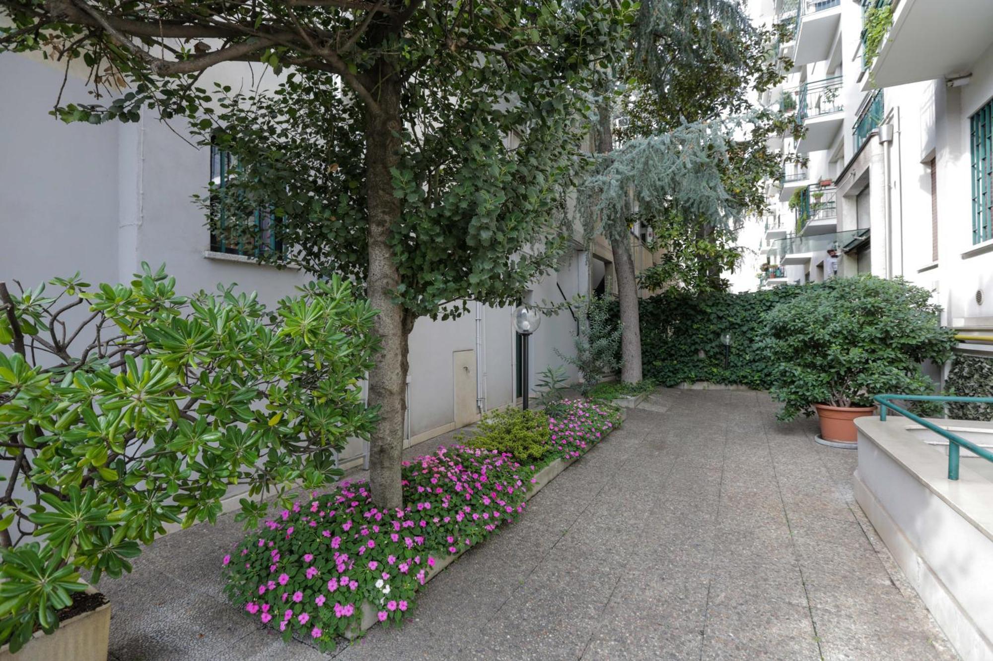 Corso Como-Bosco Verticale Appartamento Con Balcone 米兰 外观 照片